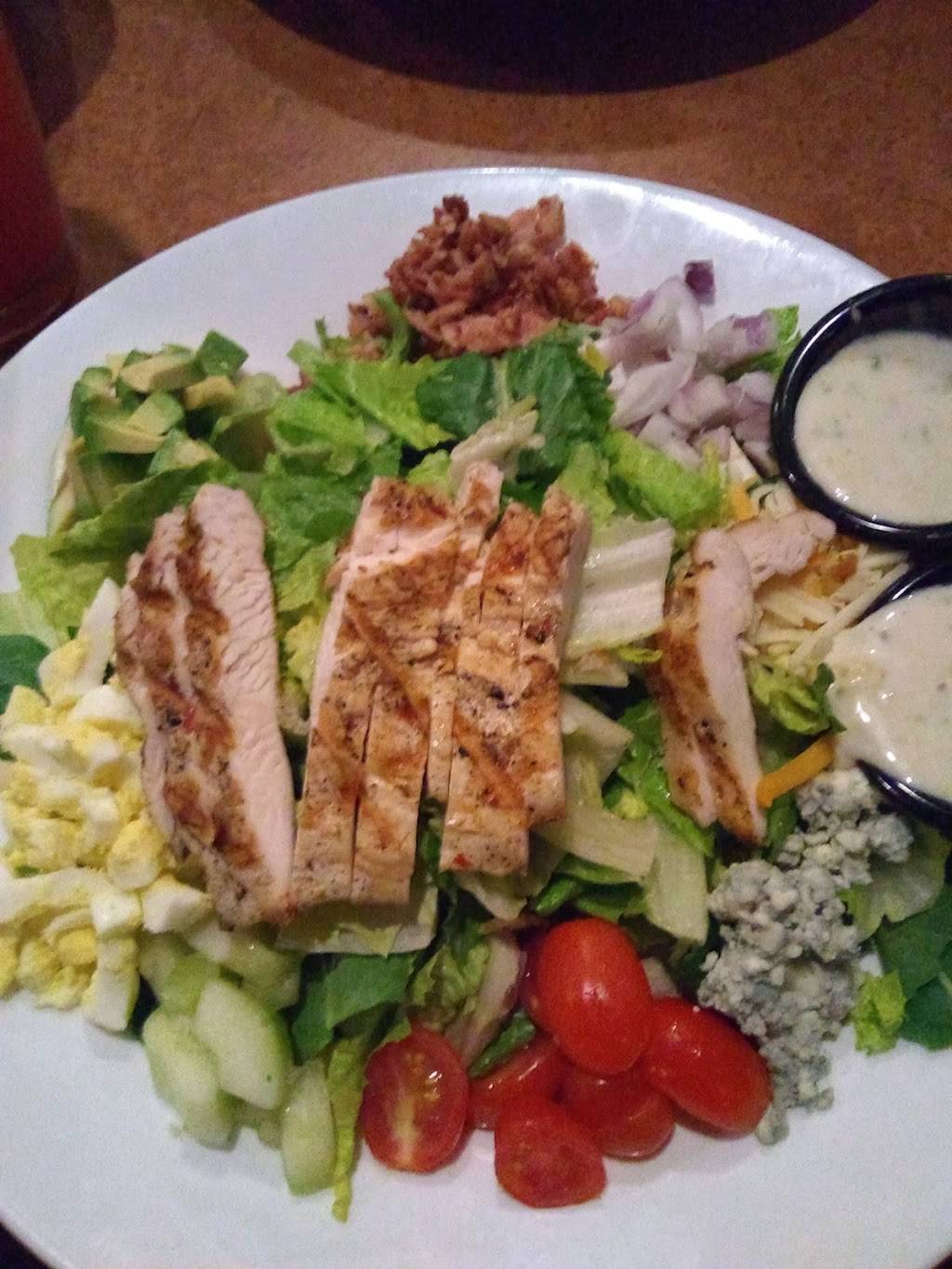 TGI Fridays | restaurant | 335 Union St, Waterbury, CT 06706, USA | 2035918800 OR +1 203-591-8800