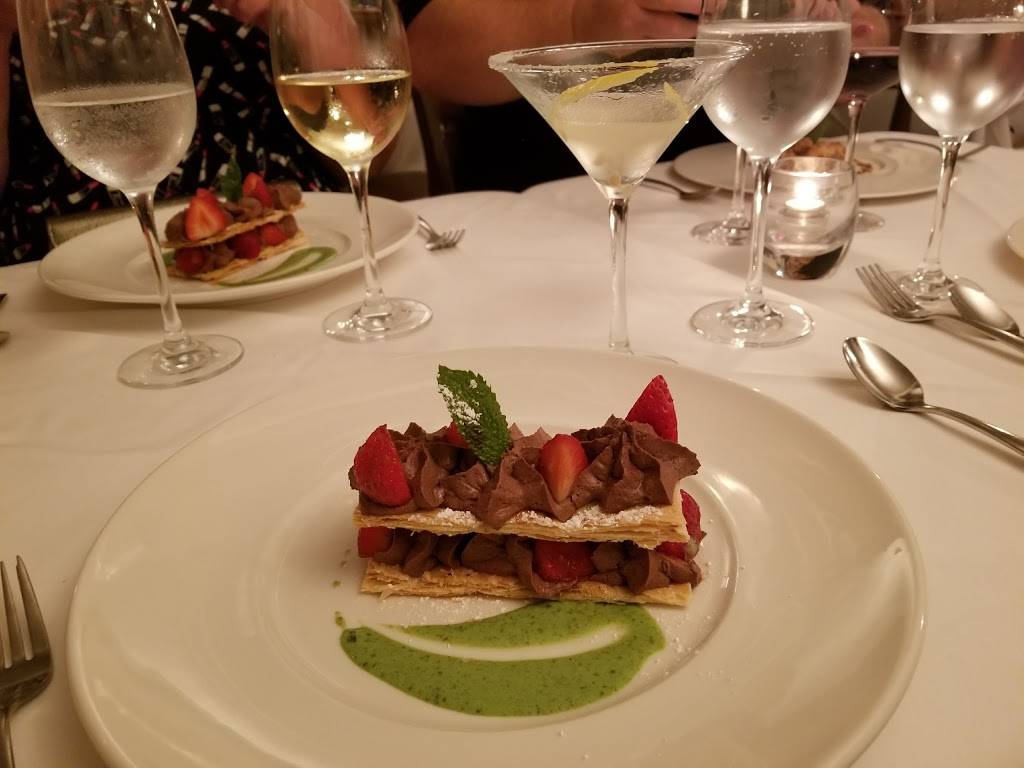 Restaurant Michael | restaurant | 64 Green Bay Rd, Winnetka, IL 60093, USA | 8474413100 OR +1 847-441-3100