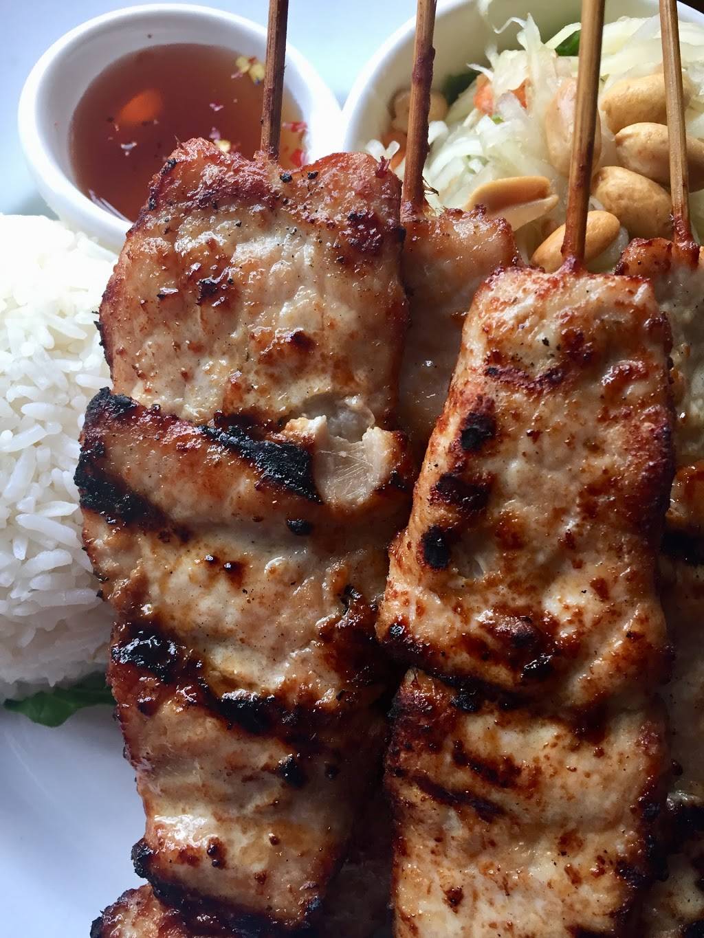 Thai Basil | restaurant | 95 Railroad Ave, Greenwich, CT 06830, USA | 2036189888 OR +1 203-618-9888