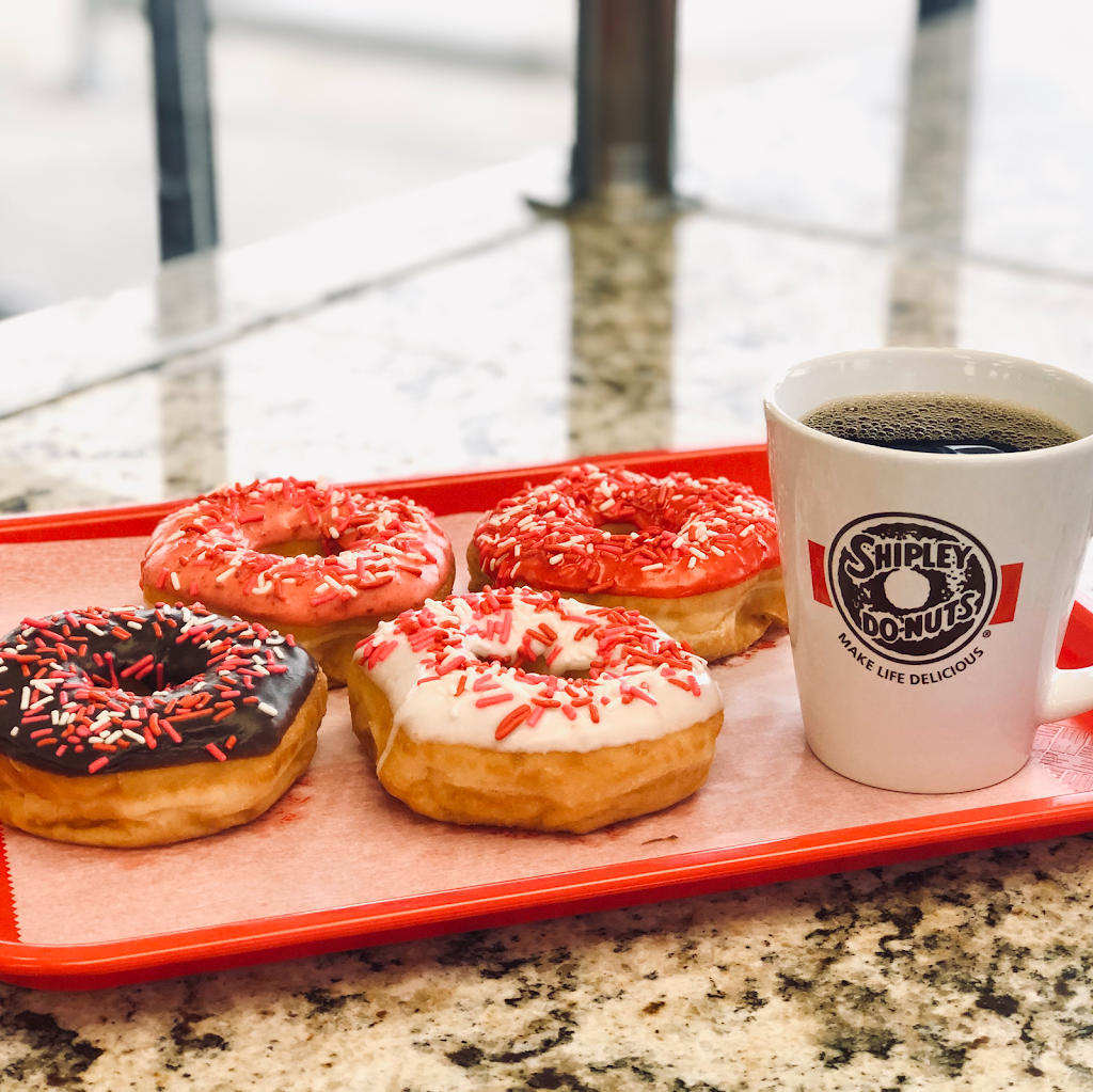 Shipley Do-Nuts | bakery | 240 S Saginaw Blvd Site 100, Saginaw, TX 76179, USA | 6822245656 OR +1 682-224-5656