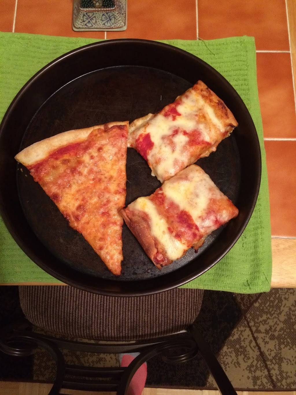 Ginos Pizzeria | restaurant | 4006 13th Ave, Brooklyn, NY 11218, USA | 7188715920 OR +1 718-871-5920