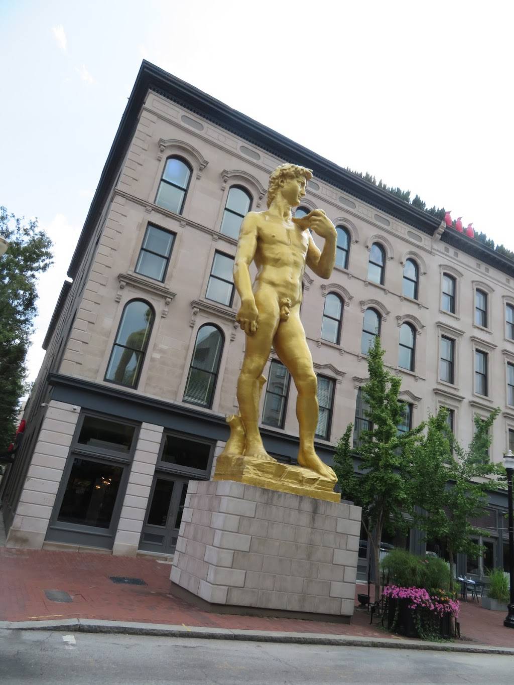 Bristol Bar & Grille Downtown | restaurant | 614 W Main St #4211, Louisville, KY 40202, USA | 5025821995 OR +1 502-582-1995