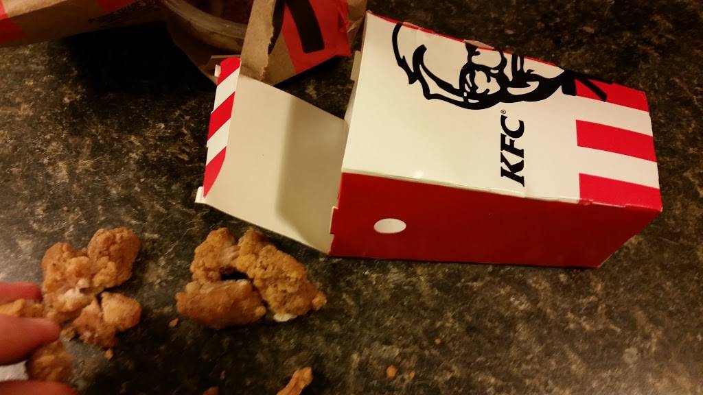 KFC | restaurant | 2150 Barnett Shoals Rd, Athens, GA 30605, USA | 7065494371 OR +1 706-549-4371