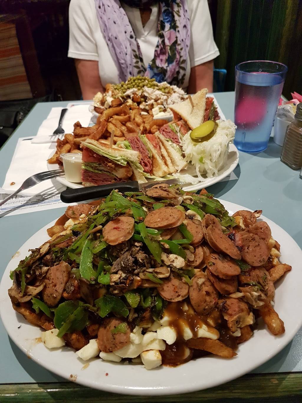 Restaurant Rest-Poutine | restaurant | 554 Boulevard du, Boulevard Curé-Labelle, Blainville, QC J7C 2L5, Canada | 4504355468 OR +1 450-435-5468
