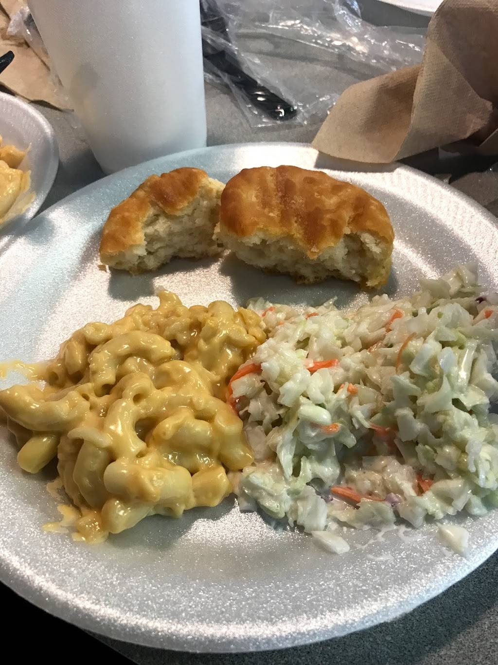 Umphys Chicken & Biscuit | restaurant | 745 Old Hickory Blvd, Jackson, TN 38305, USA | 7316640183 OR +1 731-664-0183