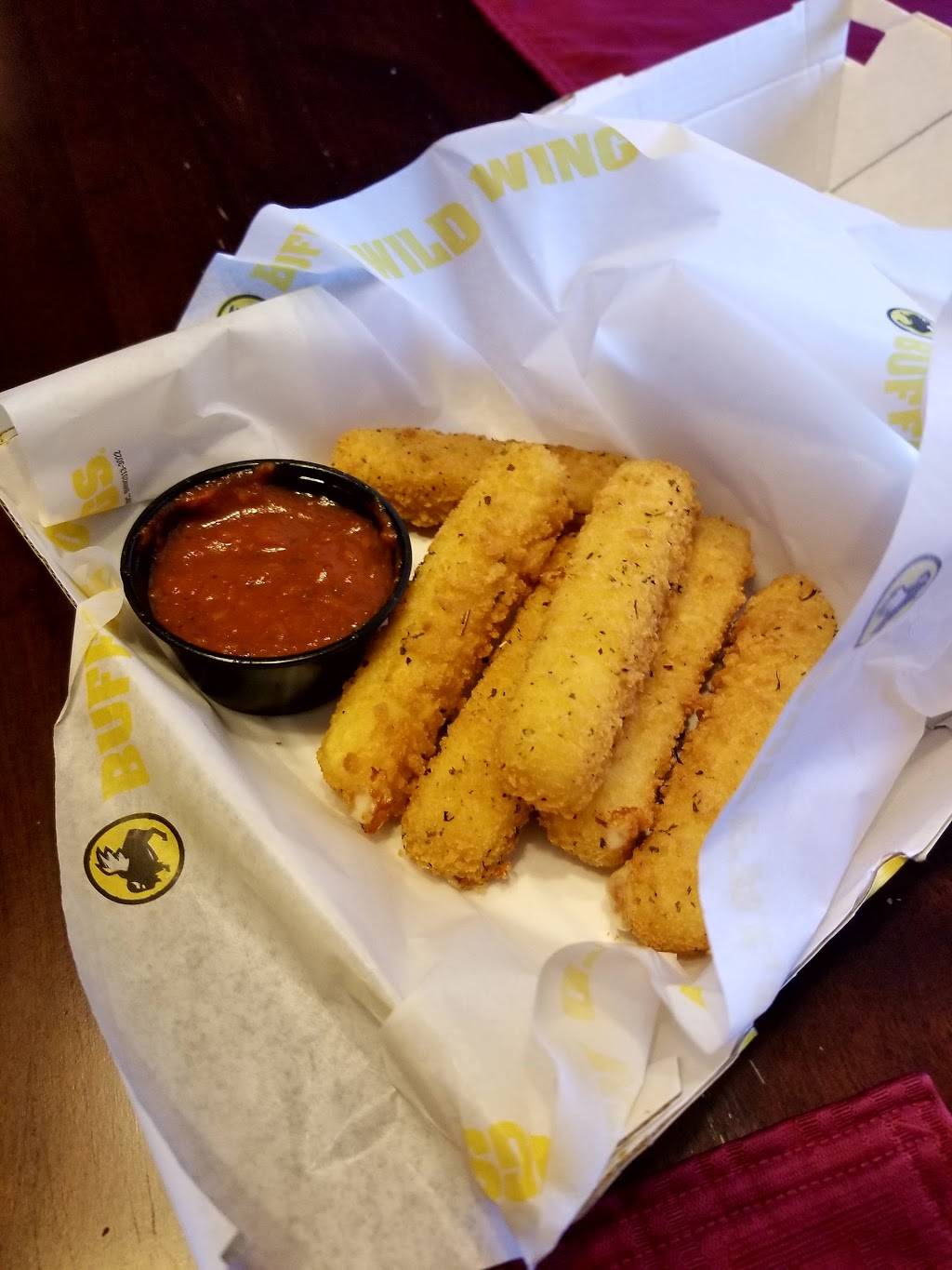 Buffalo Wild Wings | restaurant | 1023 Brook Forest Ave, Shorewood, IL 60404, USA | 8154393320 OR +1 815-439-3320