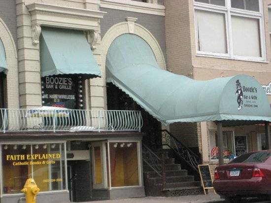 Boozies Bar & Grill | restaurant | 114 W 3rd St, Davenport, IA 52801, USA | 5633282929 OR +1 563-328-2929