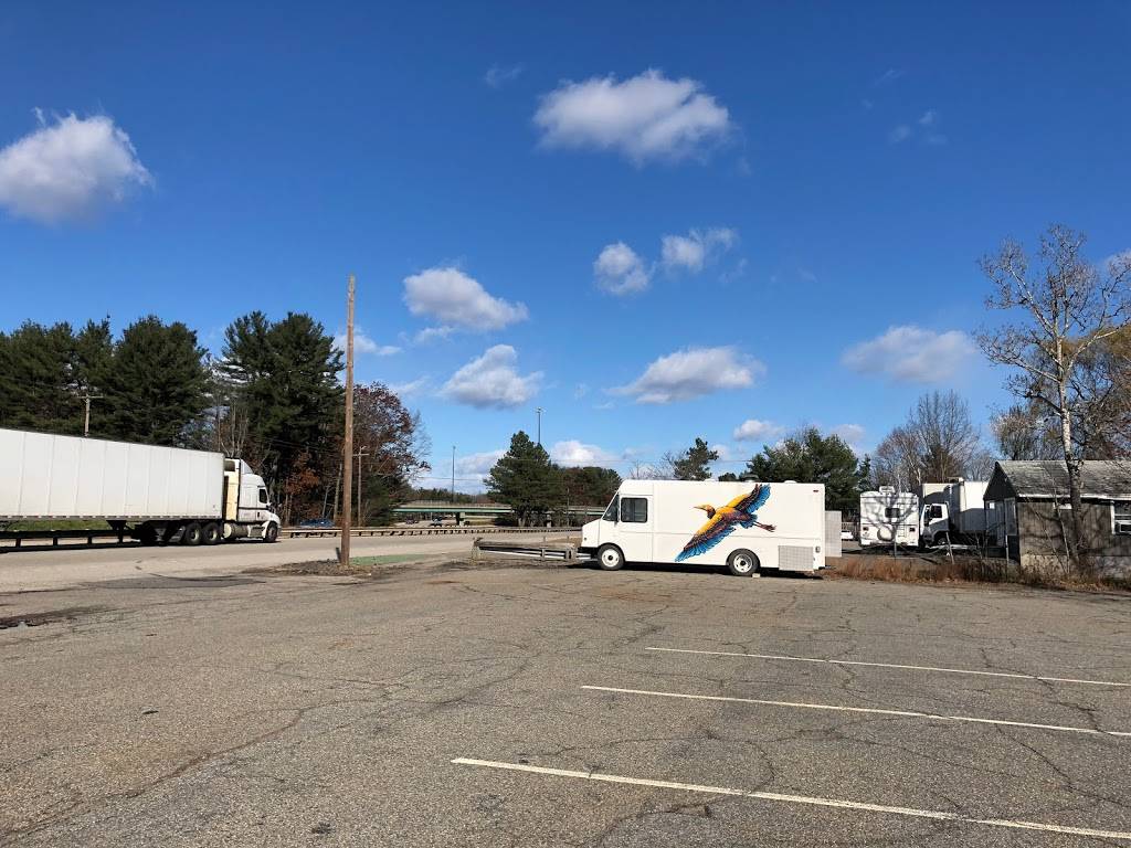 Kittery Food Truck Pod - Paved Paradise | restaurant | 230 US-1 BYP, Kittery, ME 03904, USA | 2072003015 OR +1 207-200-3015