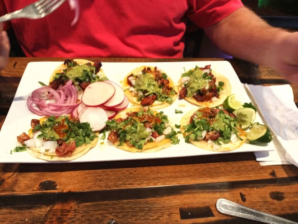 Vatos Tacos | restaurant | 2631 Fashion Plaza, Bakersfield, CA 93306, USA | 6617421717 OR +1 661-742-1717