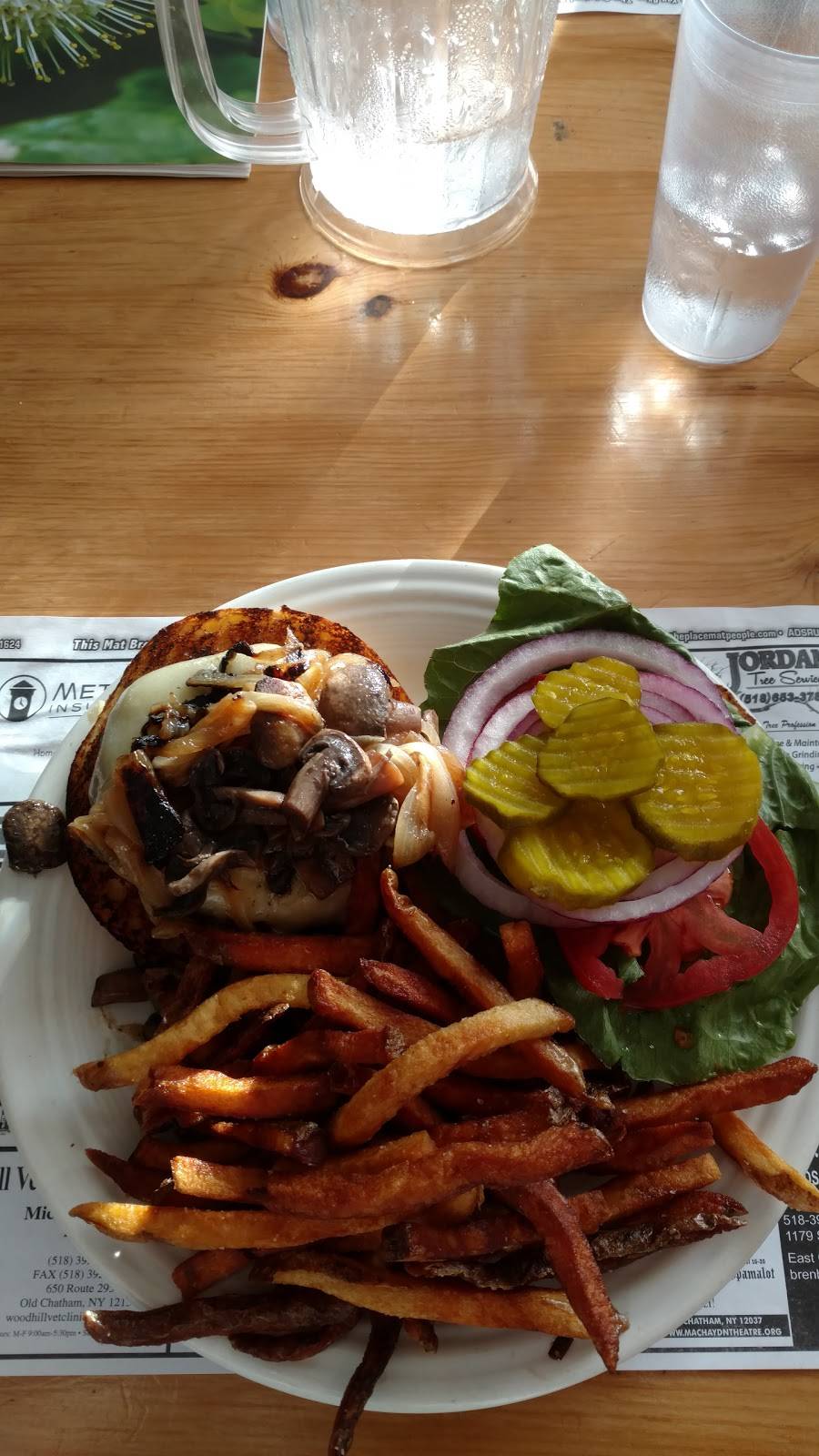 East Chatham Food Company | restaurant | 1267 NY-295, East Chatham, NY 12060, USA | 5183925065 OR +1 518-392-5065