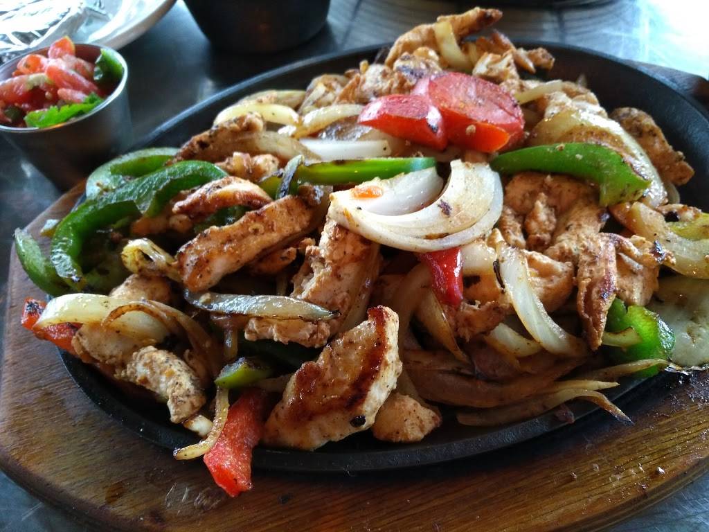 Senor Iguanas | restaurant | 9424 Shelbyville Rd, Louisville, KY 40222, USA | 5024254581 OR +1 502-425-4581