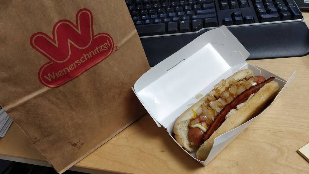 Wienerschnitzel | restaurant | 250 E Lambert Rd, Brea, CA 92821, USA | 7145299211 OR +1 714-529-9211