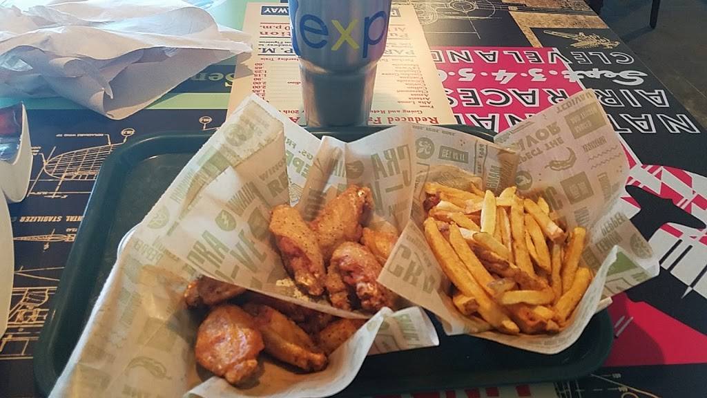 Wingstop | restaurant | 600 N Loop 340 Ste 104, Bellmead, TX 76705, USA | 2547999464 OR +1 254-799-9464