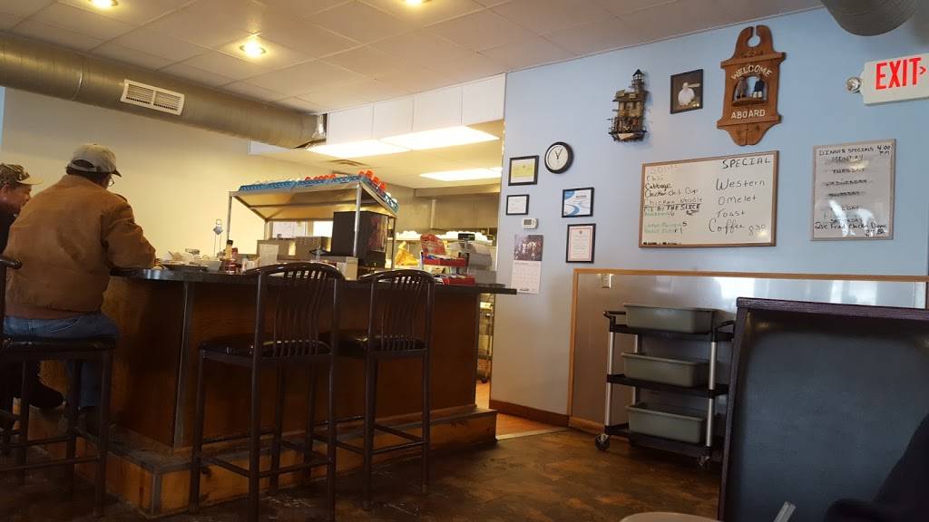 Ravenna Round Table | restaurant | 12396 Stafford St, Ravenna, MI 49451, USA | 2318532106 OR +1 231-853-2106