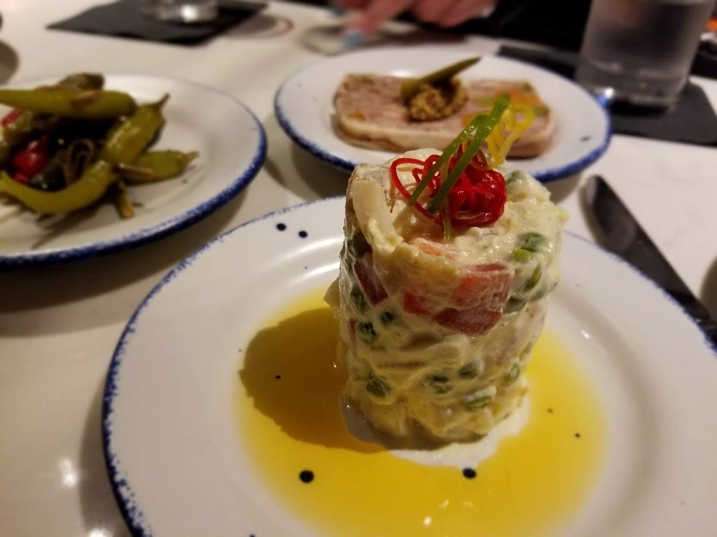 Paloma Bar de Tapas | restaurant | 805 Chestnut St, Chattanooga, TN 37402, USA | 4234983190 OR +1 423-498-3190