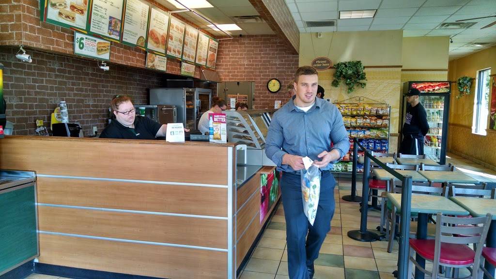 Subway | restaurant | 2133 Needmore Rd, Dayton, OH 45414, USA | 9372757033 OR +1 937-275-7033