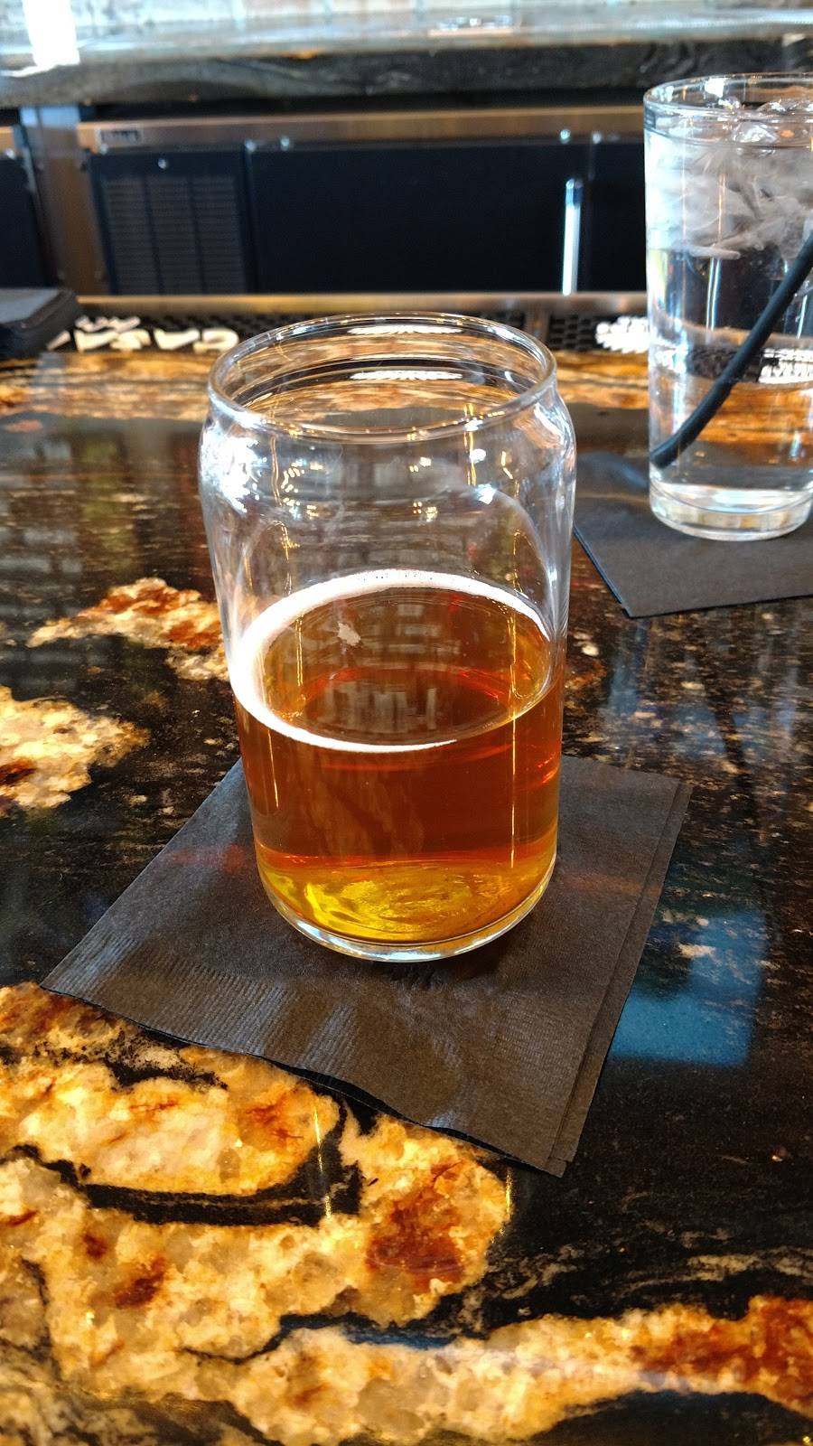 Taphouse Kitchen | restaurant | 3131 E Shea Blvd, Phoenix, AZ 85028, USA | 6024822800 OR +1 602-482-2800