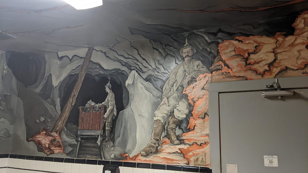 Quincys Restaurant & Lounge | restaurant | 48860 M-26, Dollar Bay, MI 49913, USA | 9064822118 OR +1 906-482-2118