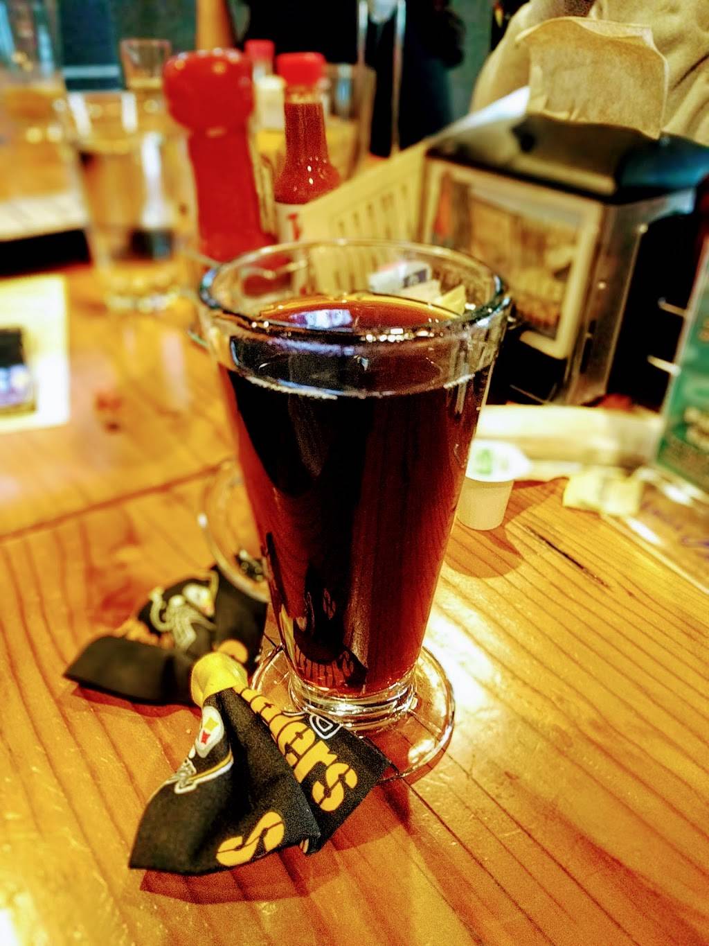 Field House | American Sports Pub | restaurant | 1310 Fulton Ave Suite D, Sacramento, CA 95825, USA | 9164871045 OR +1 916-487-1045