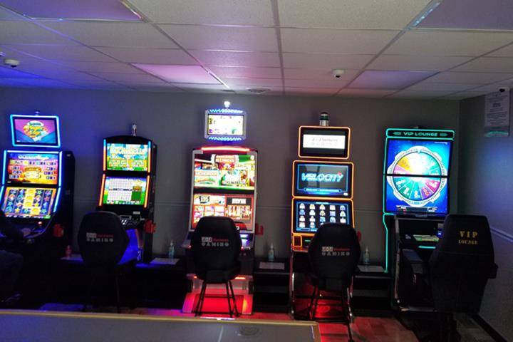 Bellys | meal takeaway | 930 18th St, Charleston, IL 61920, USA | 2175496158 OR +1 217-549-6158