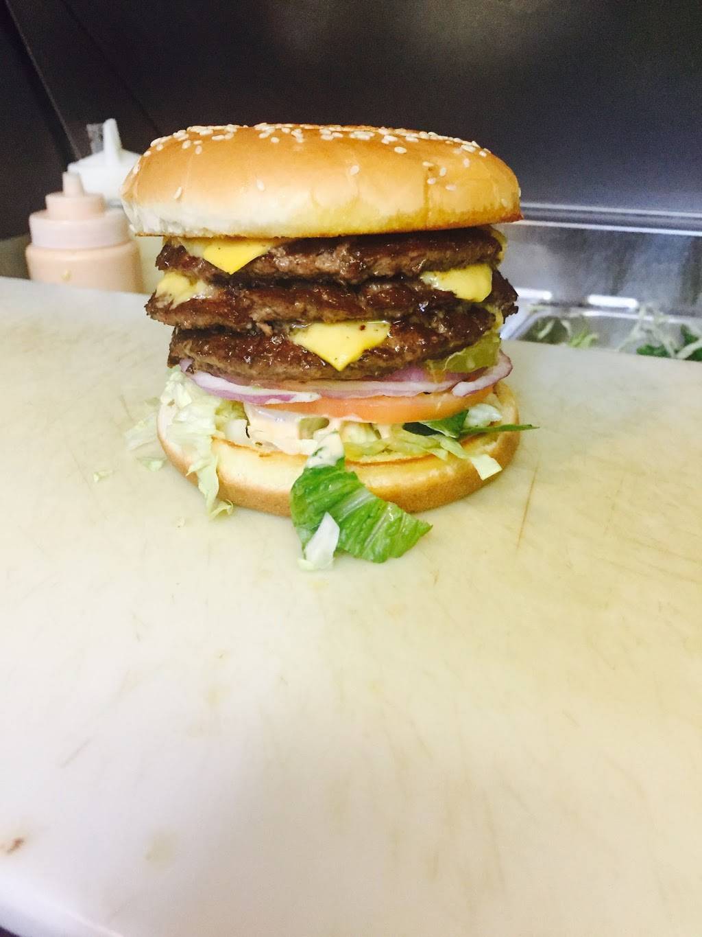 Five Star Burger | restaurant | 1340 Coffee Rd, Modesto, CA 95355, USA | 2092485651 OR +1 209-248-5651