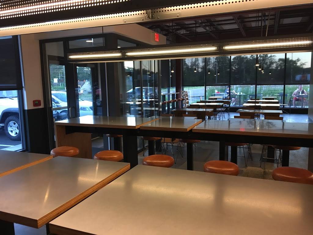 Chipotle Mexican Grill | restaurant | 2 Commercial Pkwy, Branford, CT 06405, USA | 2033151506 OR +1 203-315-1506