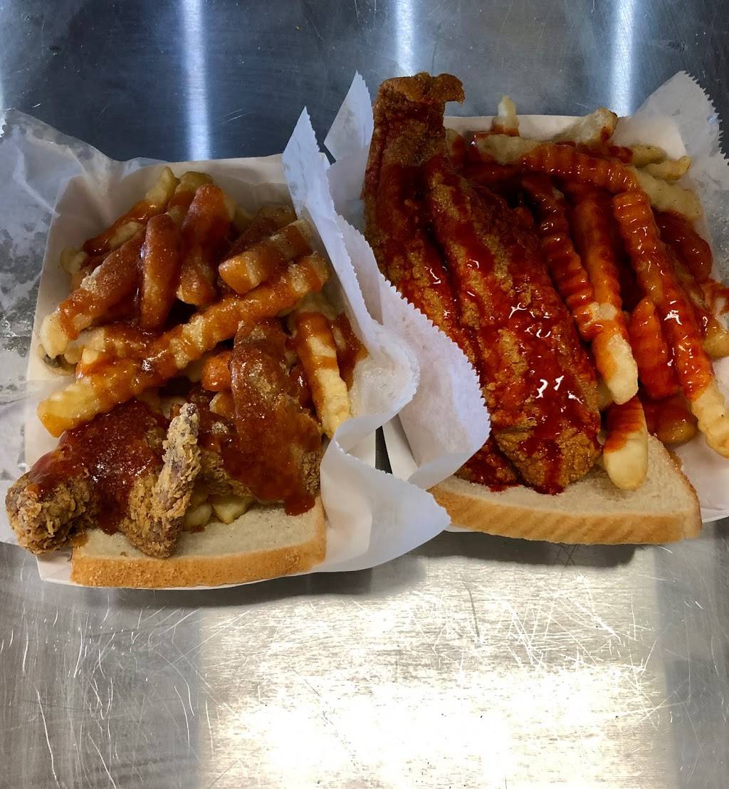 Harolds Chicken #7 | meal takeaway | 109 N Show Pl Dr, Rockford, IL 61107, USA | 8155808085 OR +1 815-580-8085