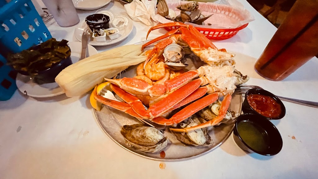 Mad Crabber Restaurant | restaurant | 40606 North Carolina Hwy 12, Avon, NC 27915, USA | 2529955959 OR +1 252-995-5959