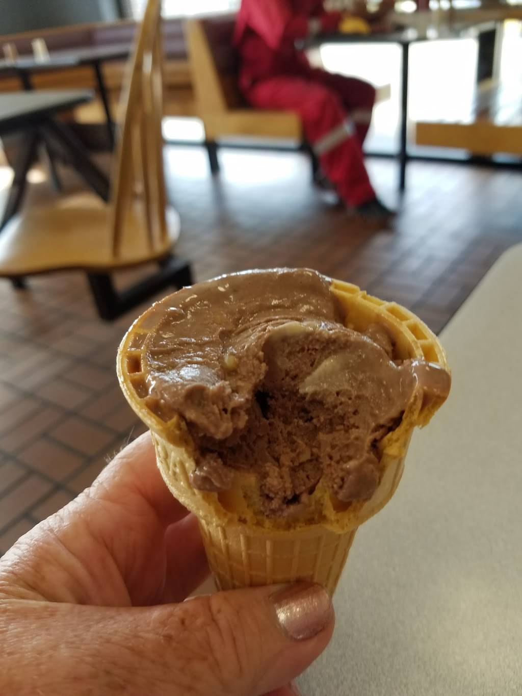 Braums Ice Cream & Burger Restaurant | restaurant | 2201 S Country Club Rd, El Reno, OK 73036, USA | 4052629060 OR +1 405-262-9060