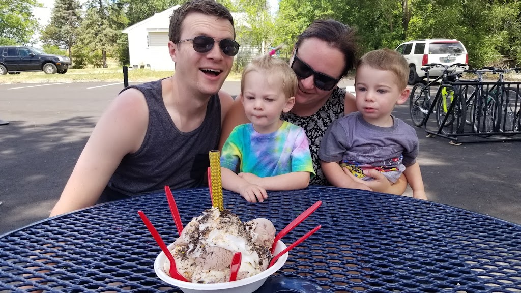 Booms Ice Cream Shop | restaurant | 14869 Forest Blvd N, Hugo, MN 55038, USA | 6513233422 OR +1 651-323-3422