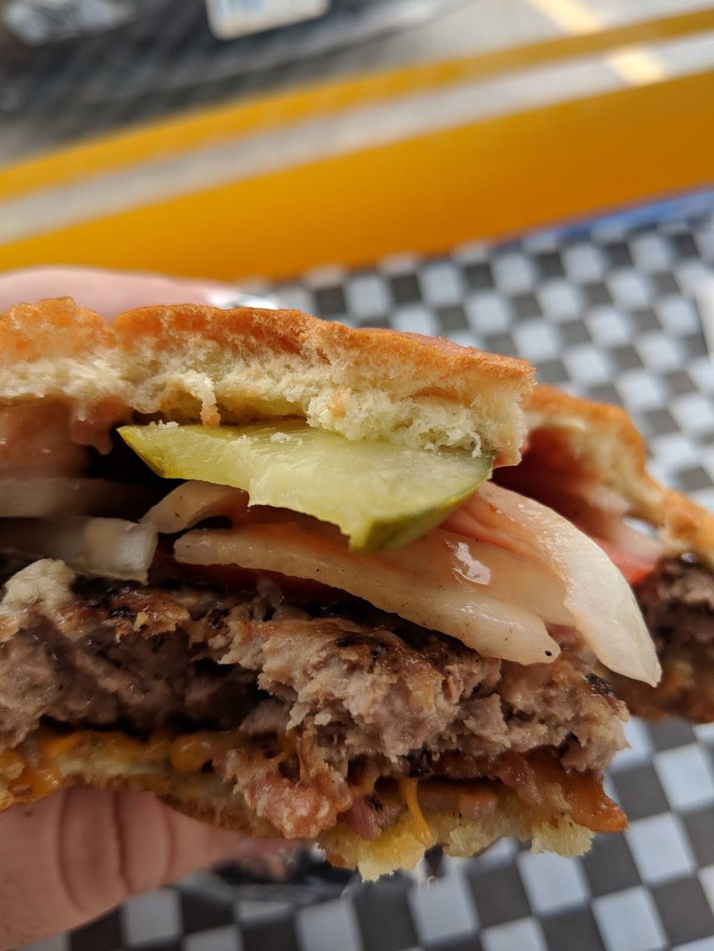 Big Boys Burgers | restaurant | 10626 Bayview Ave, Richmond Hill, ON L4C 3N8, Canada | 9057372441 OR +1 905-737-2441