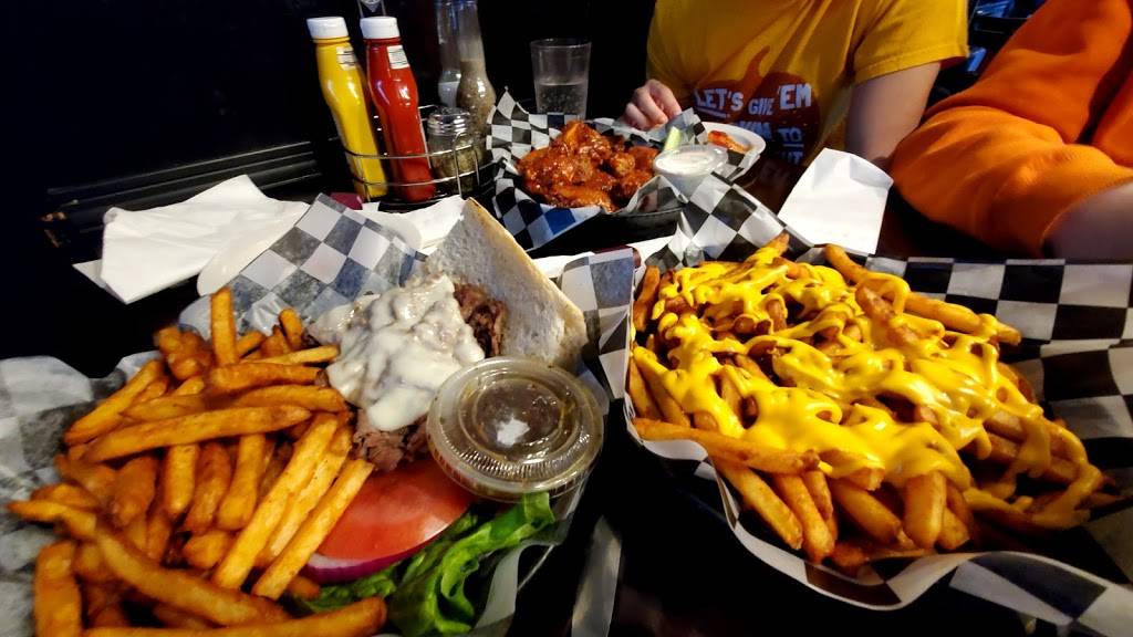 Sneakers Sports Bar & Grill | restaurant | 9721 Grand Ave, Franklin Park, IL 60131, USA | 8474554444 OR +1 847-455-4444