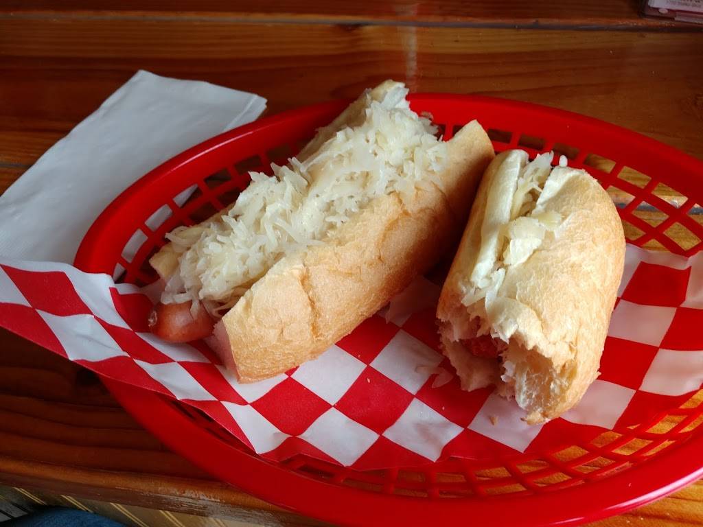 Santoros Franks & Chili | restaurant | 432 W Broad St, Bethlehem, PA 18018, USA | 6108673000 OR +1 610-867-3000