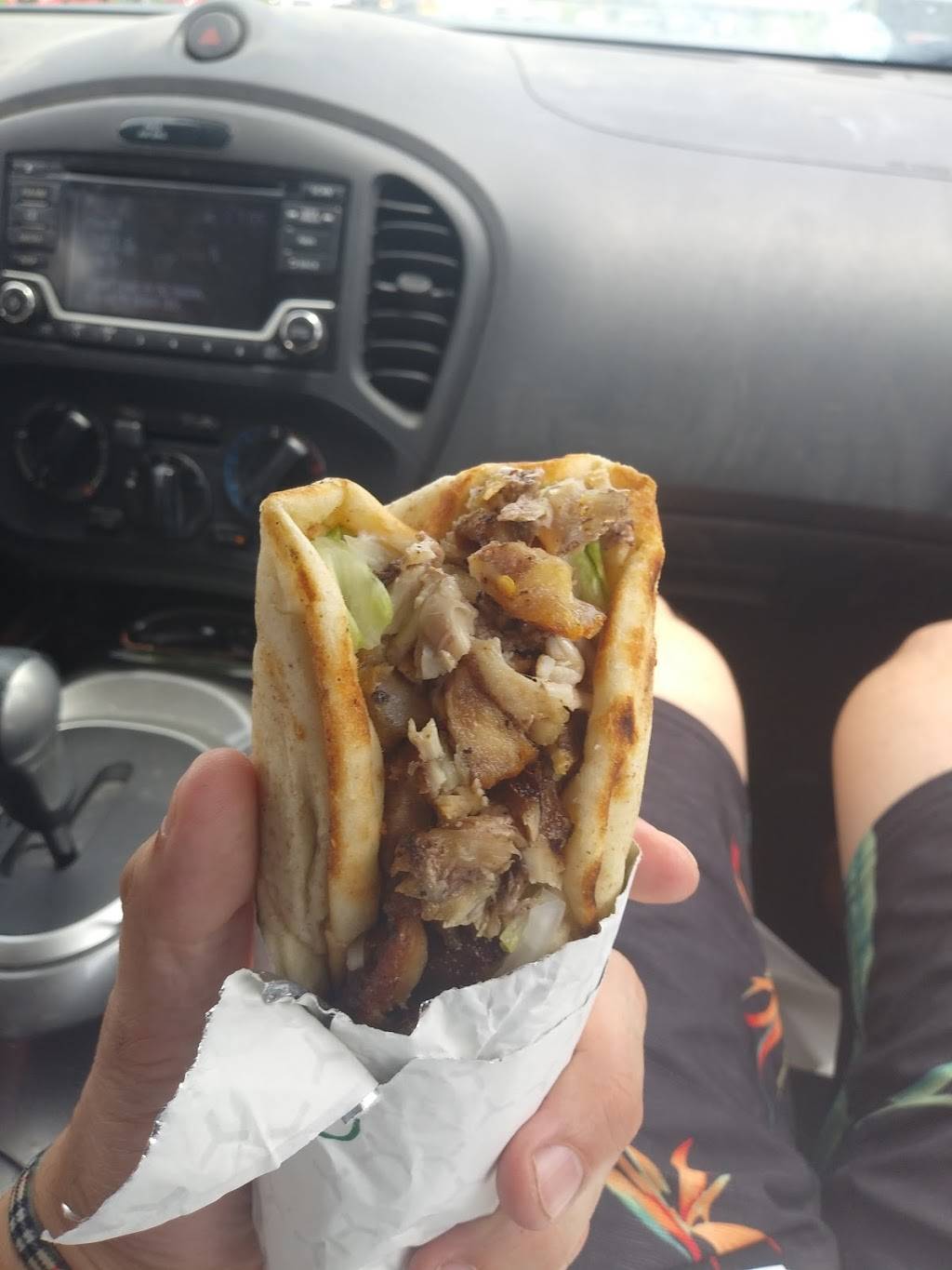 Krazzy Gyro | restaurant | 2121 Dundas St E, Mississauga, ON L4X 1M3, Canada | 9052061116 OR +1 905-206-1116