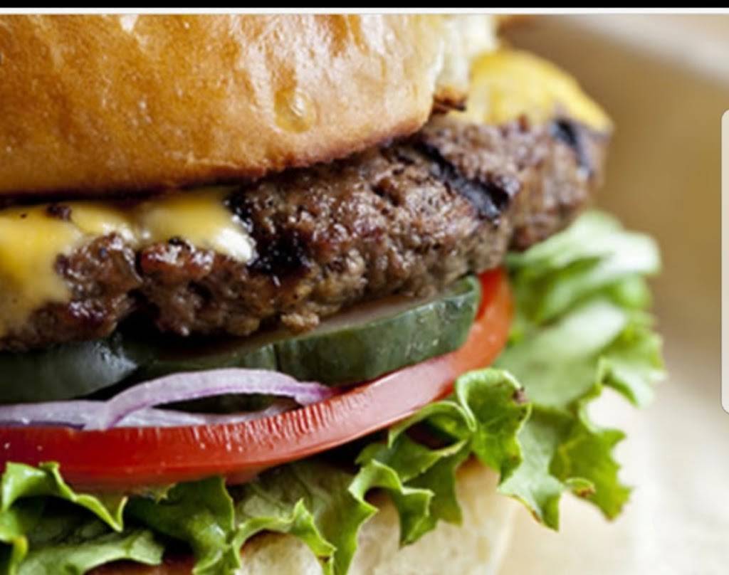 The Country Inn | restaurant | 51292 Romeo Plank Rd, Macomb, MI 48042, USA | 5867867599 OR +1 586-786-7599