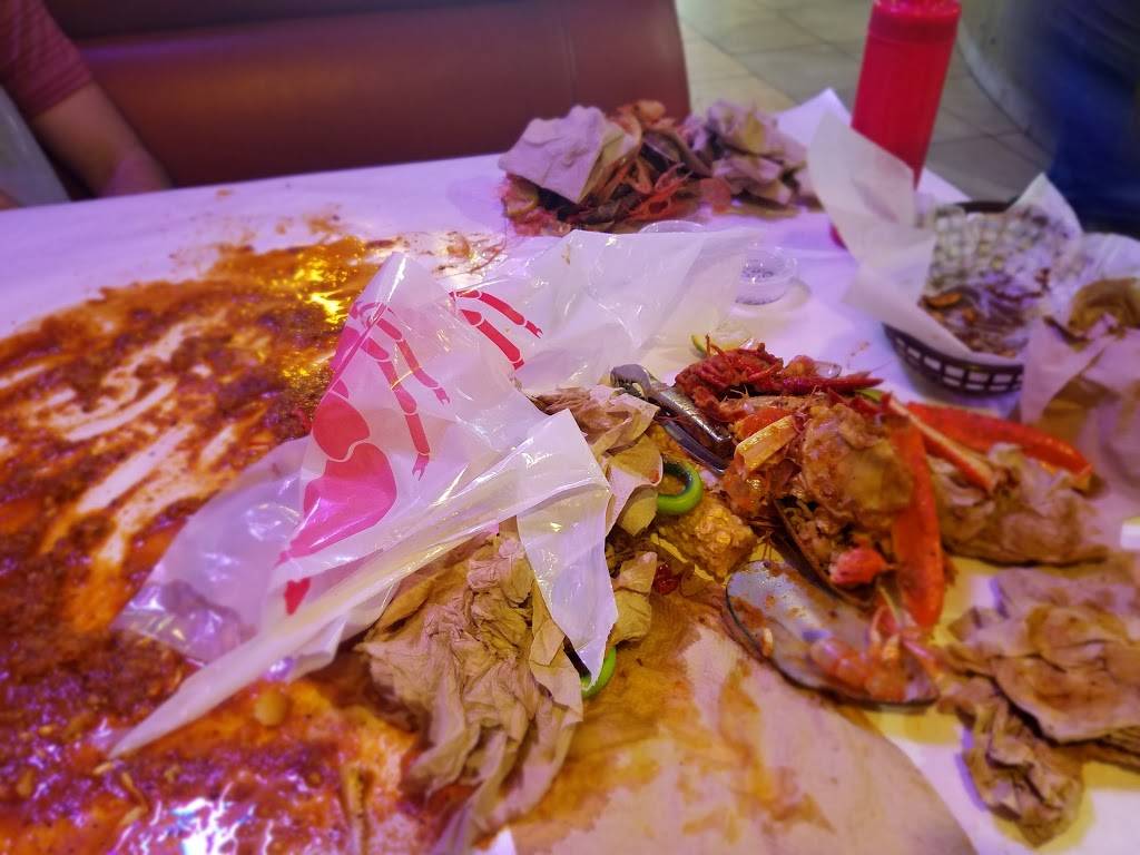 Seafood and Crawfish Restaurant | restaurant | 10173 Magnolia Ave, Riverside, CA 92503, USA | 9513595999 OR +1 951-359-5999