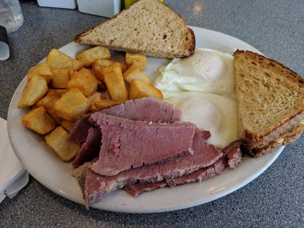 Benjis Deli | restaurant | 8683 N Port Washington Rd, Milwaukee, WI 53217, USA | 4142285130 OR +1 414-228-5130