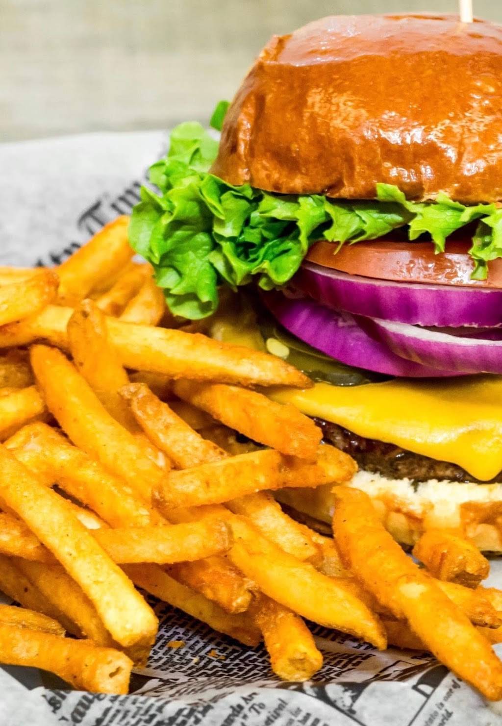 Village Pub | night club | 266 S Palm Canyon Dr, Palm Springs, CA 92262, USA | 7603233265 OR +1 760-323-3265