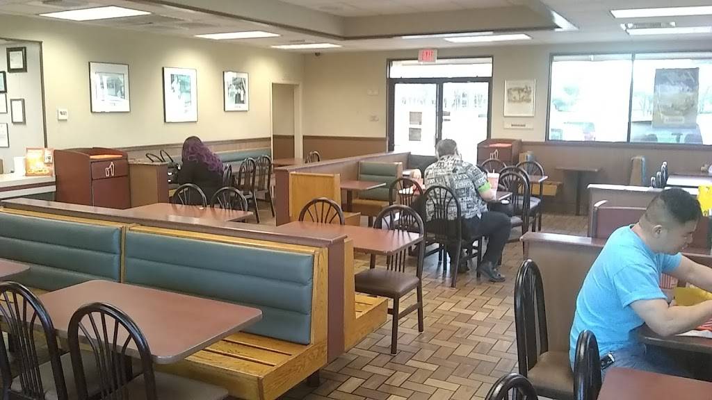 Whataburger | restaurant | 8850 N Stemmons Fwy, Dallas, TX 75247, USA | 2149059014 OR +1 214-905-9014