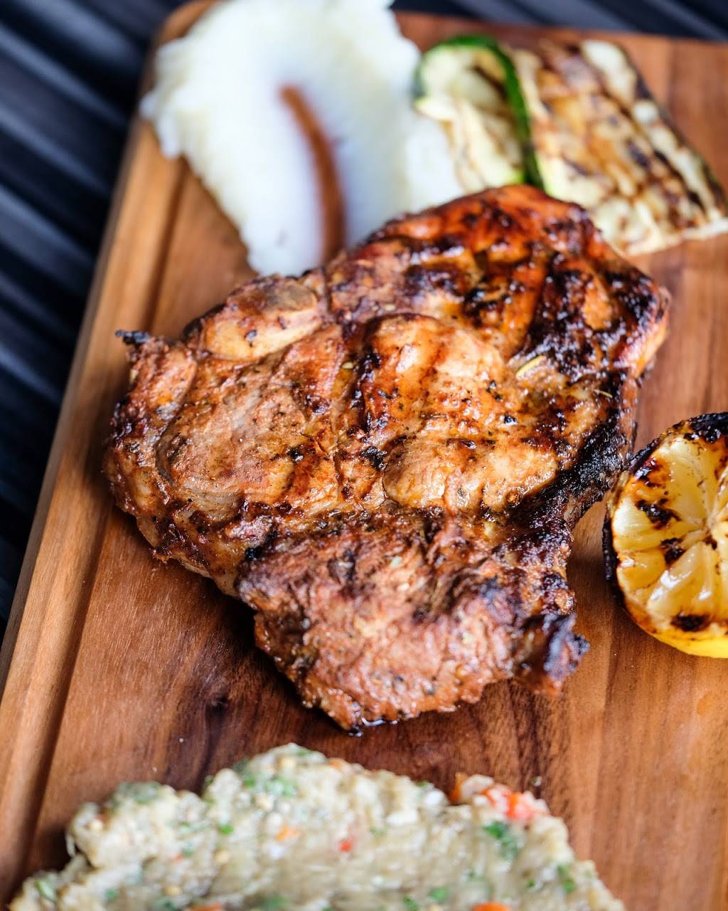 Kavala Taverne Grecque | restaurant | 5588 Avenue Auteuil, Brossard, QC J4Z 1M2, Canada | 4506769641 OR +1 450-676-9641