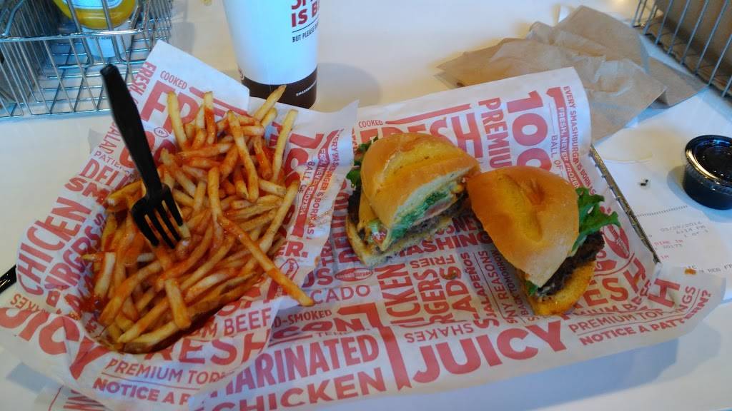 Smashburger | restaurant | 983 Port Washington Blvd, Port Washington, NY 11050, USA | 5164394736 OR +1 516-439-4736