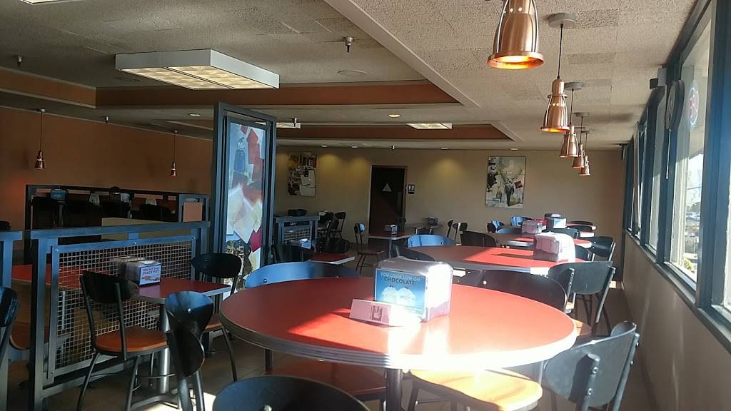 Jack in the Box | restaurant | 17378 Main St, Hesperia, CA 92345, USA | 7609481353 OR +1 760-948-1353