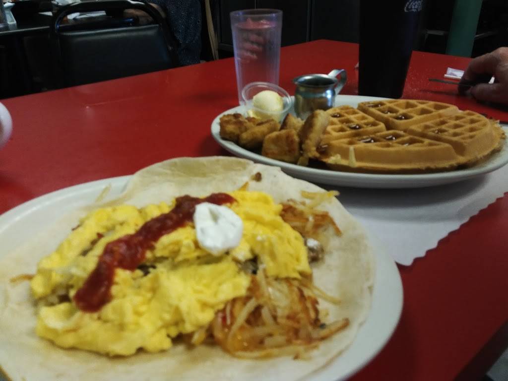 Ninas Cafe & Carousel | cafe | 1710 W Main St, Kalamazoo, MI 49006, USA | 2693736462 OR +1 269-373-6462