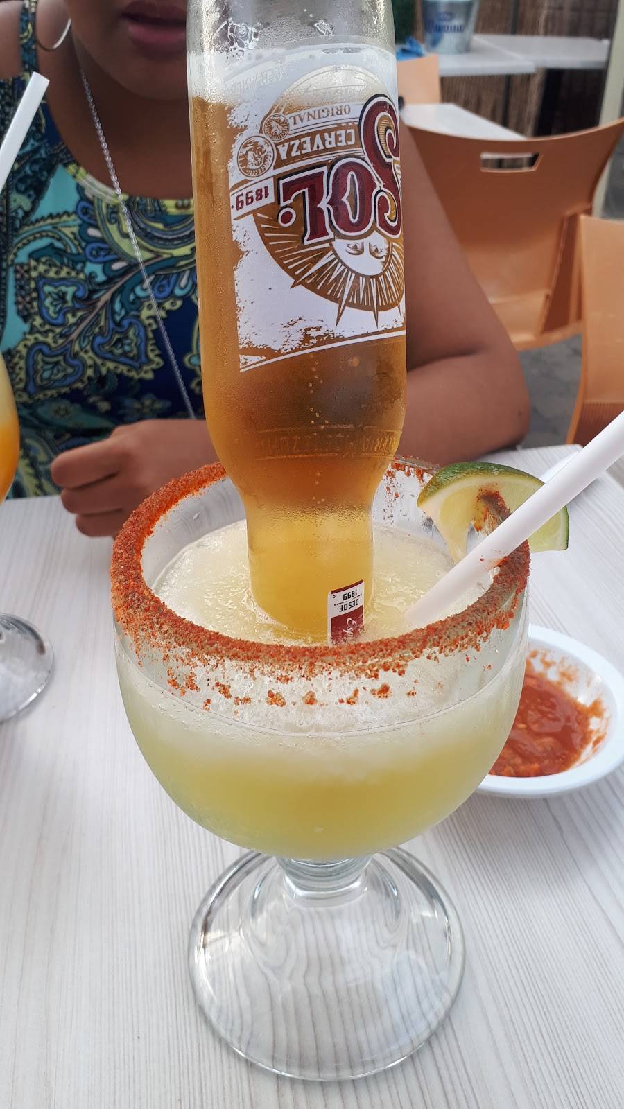 3 Amigos | restaurant | 1007 Boulevard des Seigneurs, Terrebonne, QC J6W 3W5, Canada | 4503263200 OR +1 450-326-3200