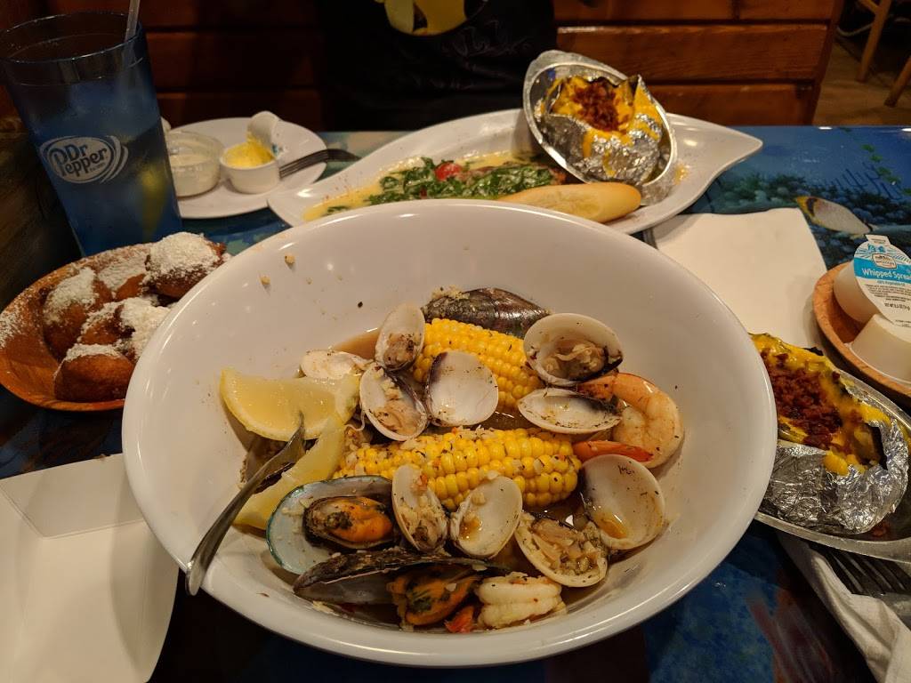 Floridas Seafood Bar & Grill | restaurant | 480 W Cocoa Beach Causeway, Cocoa Beach, FL 32931, USA | 3217840892 OR +1 321-784-0892