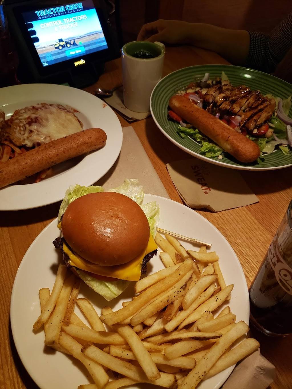 Applebees Grill + Bar | restaurant | 100 W 104th Ave, Northglenn, CO 80234, USA | 3032527422 OR +1 303-252-7422