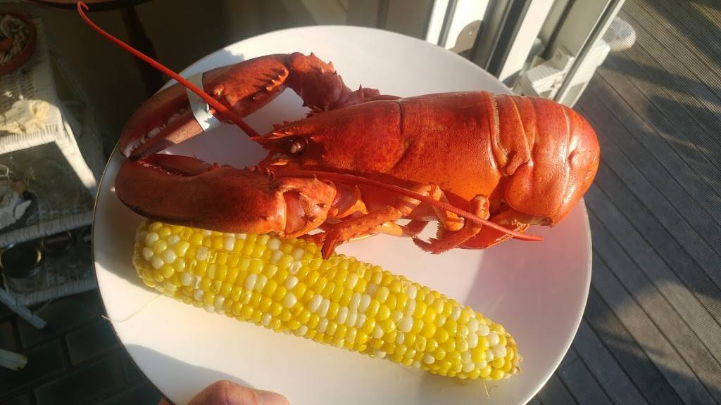 Edgartown Seafood Market | restaurant | 138 Cooke St, Edgartown, MA 02539, USA | 5086273791 OR +1 508-627-3791