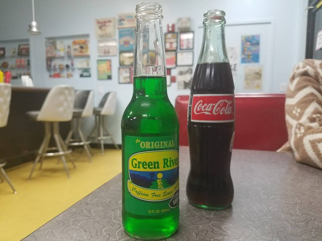 Zippys Giant Burgers | restaurant | 9614 14th Ave SW, Seattle, WA 98106, USA | 2067631347 OR +1 206-763-1347