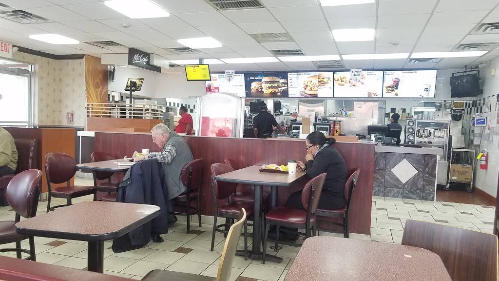 McDonalds | cafe | 95 Westbury Ave, Carle Place, NY 11514, USA | 5167420526 OR +1 516-742-0526