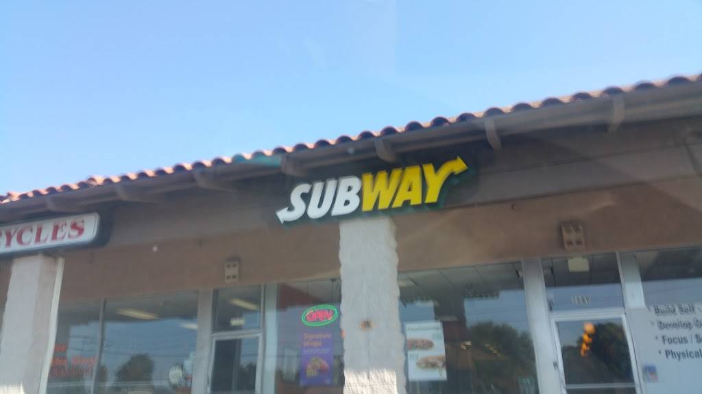 Subway | restaurant | 2689 Cochran St, Simi Valley, CA 93065, USA | 8055810406 OR +1 805-581-0406
